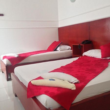 Hotel Center Plaza Plus 쿠쿠타 외부 사진