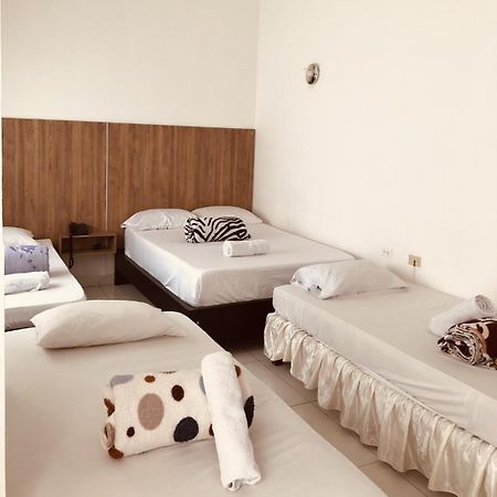 Hotel Center Plaza Plus 쿠쿠타 외부 사진