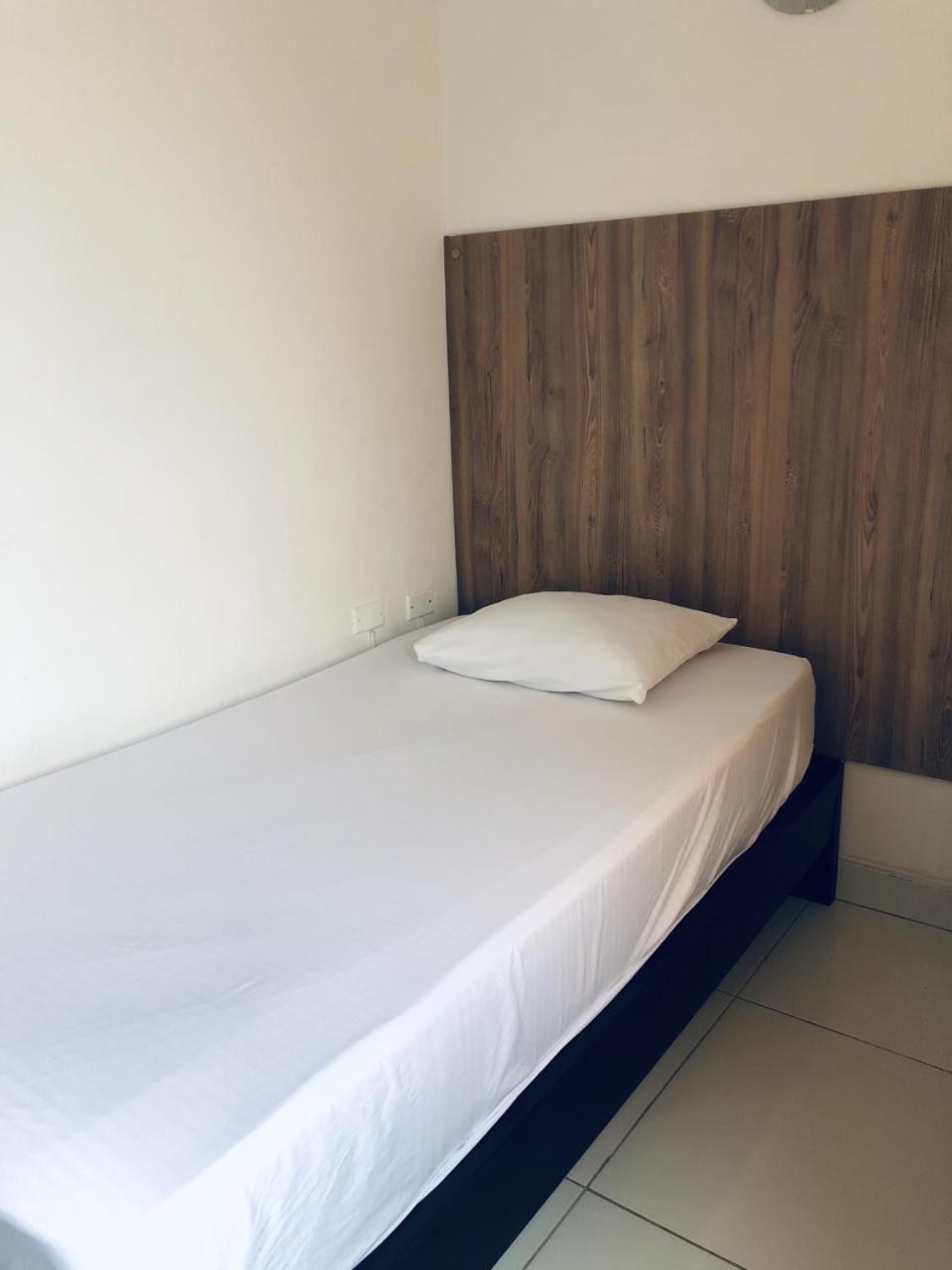 Hotel Center Plaza Plus 쿠쿠타 외부 사진
